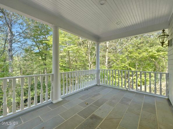 39 Running Brook Lane, New Canaan CT 06840