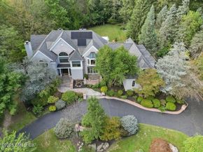 39 Running Brook Lane, New Canaan CT 06840