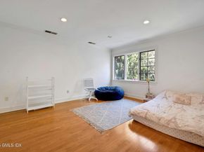 39 Running Brook Lane, New Canaan CT 06840