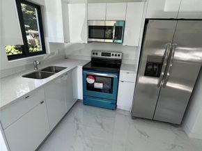 1847 NW 70th St, Miami FL 33147