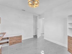 8711 NW 18th St, Pembroke Pines FL 33024
