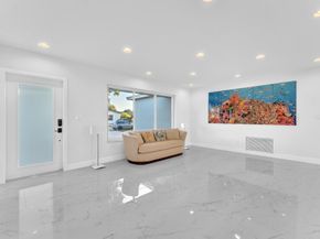 8711 NW 18th St, Pembroke Pines FL 33024