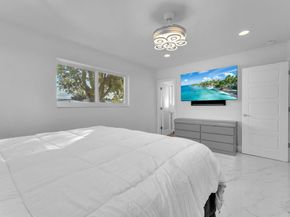 8711 NW 18th St, Pembroke Pines FL 33024