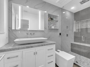 8711 NW 18th St, Pembroke Pines FL 33024