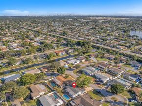 8711 NW 18th St, Pembroke Pines FL 33024