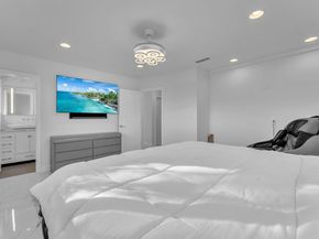 8711 NW 18th St, Pembroke Pines FL 33024
