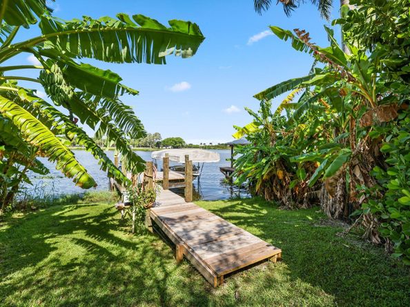 920 Hibiscus Lane, Delray Beach FL 33444