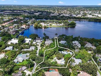 920 Hibiscus Lane
