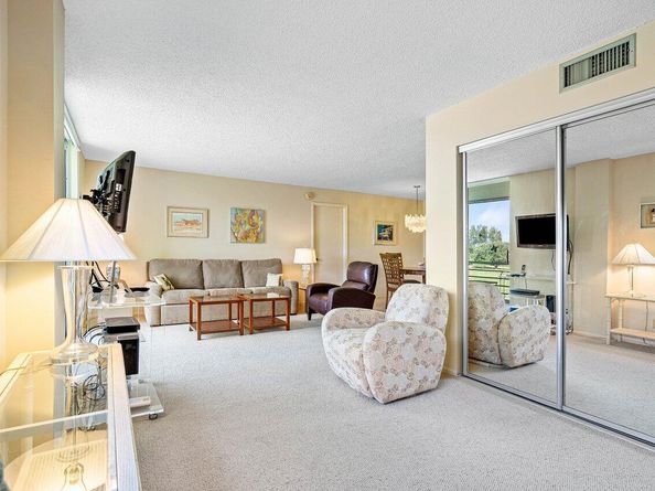 5301 NW 2nd Avenue 302, Boca Raton FL 33487