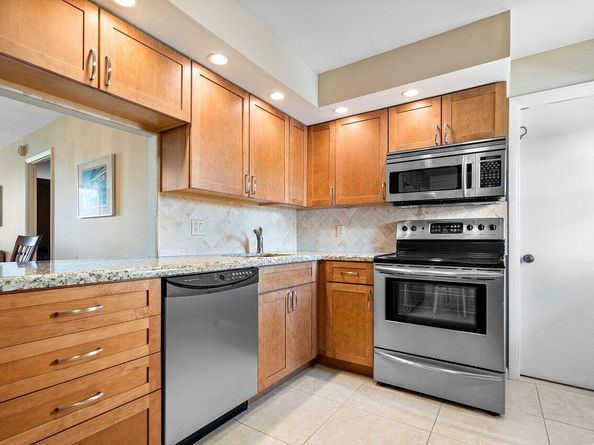 5301 NW 2nd Avenue 302, Boca Raton FL 33487