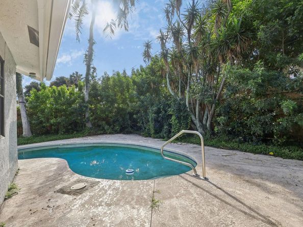 6228 Allen St, Jupiter FL 33458