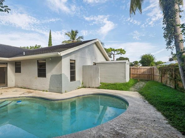 6228 Allen St, Jupiter FL 33458