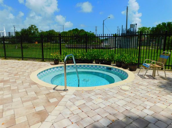 128 S Cypress Rd 827, Pompano Beach FL 33060