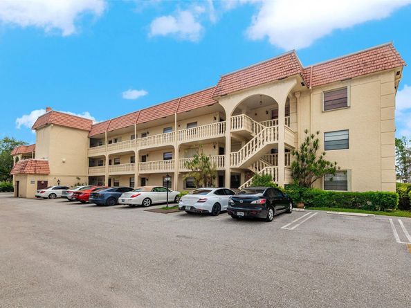 128 S Cypress Rd 827, Pompano Beach FL 33060