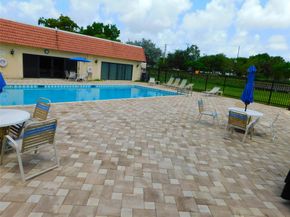128 S Cypress Rd 827, Pompano Beach FL 33060