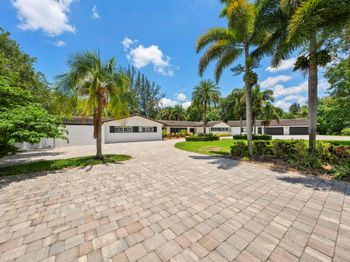 14701 Sunset Ln
