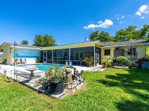 7121 NW 11th Ct, Plantation FL 33313