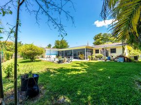 7121 NW 11th Ct, Plantation FL 33313
