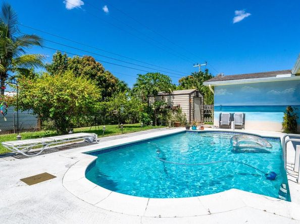 7121 NW 11th Ct, Plantation FL 33313