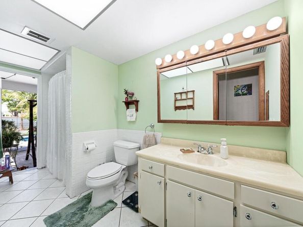 7121 NW 11th Ct, Plantation FL 33313