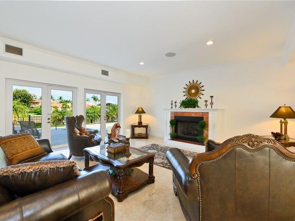 2 Compass Ln, Fort Lauderdale FL 33308