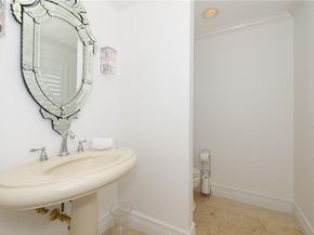 2 Compass Ln, Fort Lauderdale FL 33308