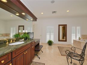 2 Compass Ln, Fort Lauderdale FL 33308