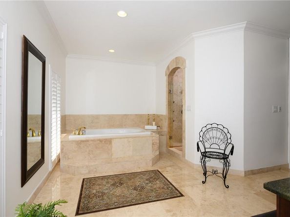 2 Compass Ln, Fort Lauderdale FL 33308