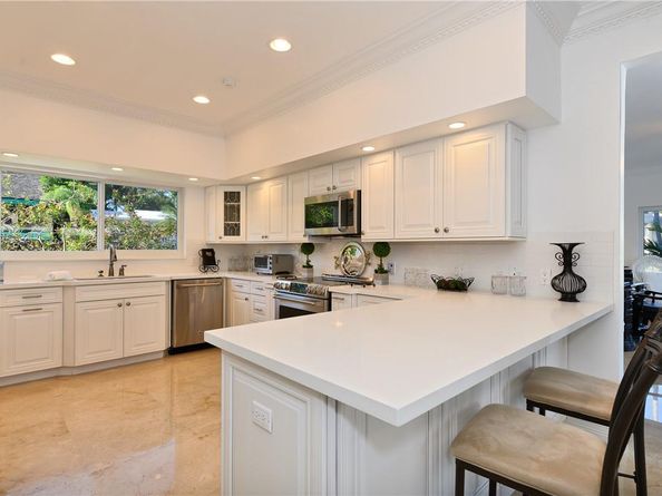 2 Compass Ln, Fort Lauderdale FL 33308
