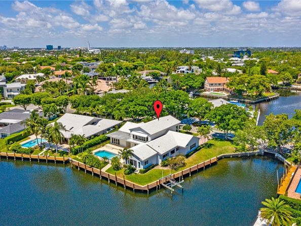 2 Compass Ln, Fort Lauderdale FL 33308