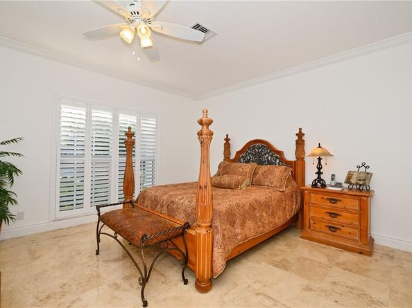 2 Compass Ln, Fort Lauderdale FL 33308