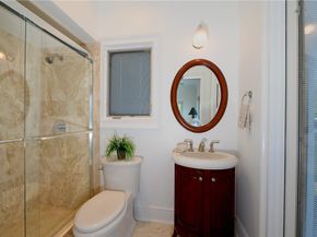 2 Compass Ln, Fort Lauderdale FL 33308