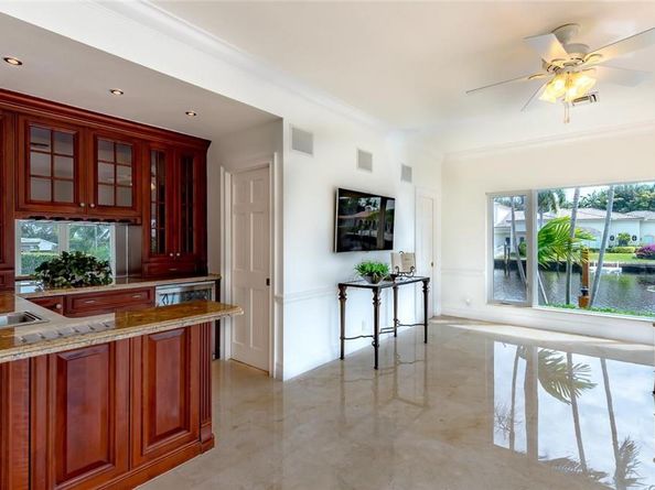 2 Compass Ln, Fort Lauderdale FL 33308