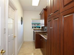 2 Compass Ln, Fort Lauderdale FL 33308
