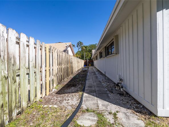 820 SW 20th St, Boca Raton FL 33486