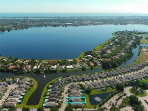 3088 Gin Berry Way, West Palm Beach FL 33401