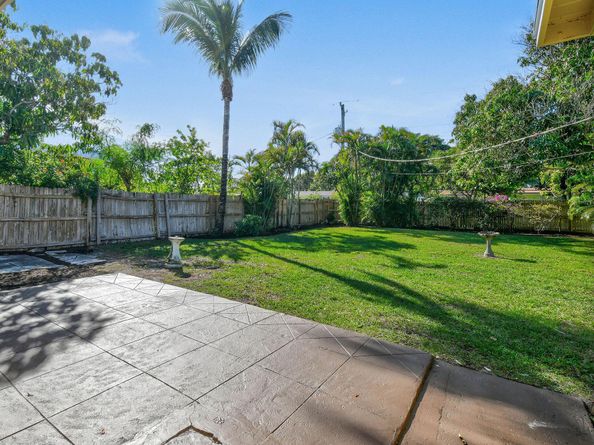 836 Evergreen Drive, Lake Park FL 33403