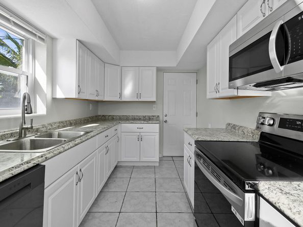 836 Evergreen Drive, Lake Park FL 33403