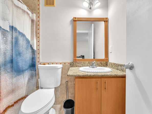 4776 Lago Vista Dr, Coconut Creek FL 33073