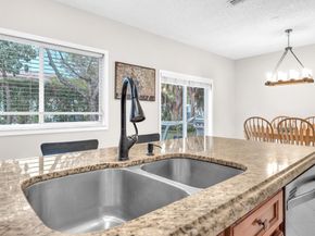 4776 Lago Vista Dr, Coconut Creek FL 33073