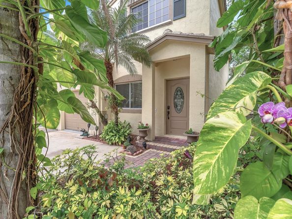 4776 Lago Vista Dr, Coconut Creek FL 33073