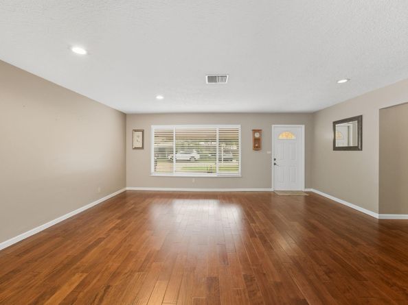 3697 NE 19th Ave, Oakland Park FL 33308