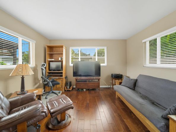 3697 NE 19th Ave, Oakland Park FL 33308