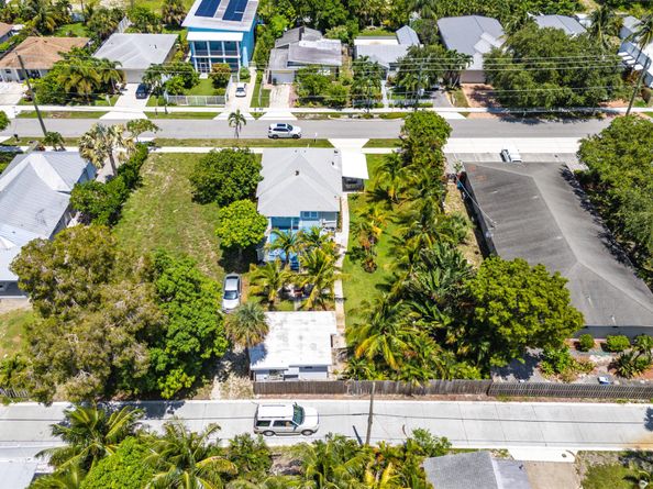 320 SE 4th Avenue, Delray Beach FL 33483