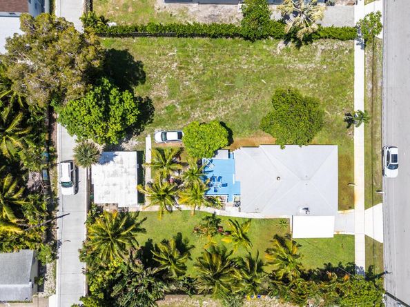 320 SE 4th Avenue, Delray Beach FL 33483