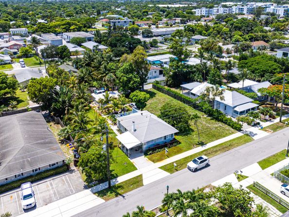 320 SE 4th Avenue, Delray Beach FL 33483