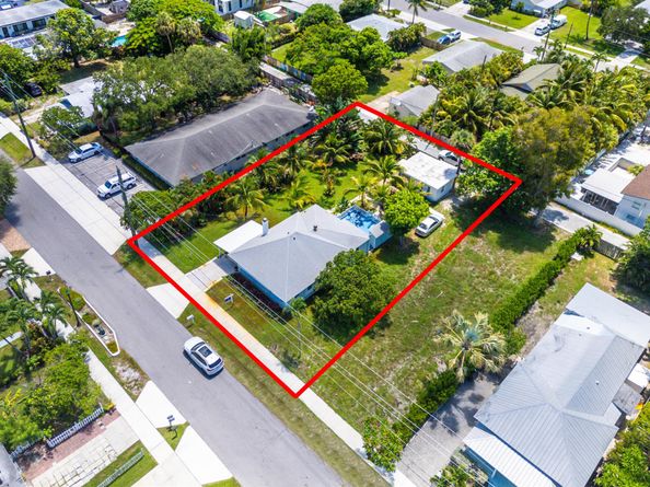 320 SE 4th Avenue, Delray Beach FL 33483