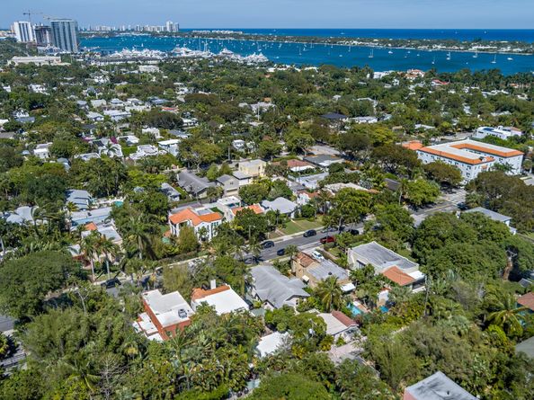 426 30th Street, West Palm Beach FL 33407