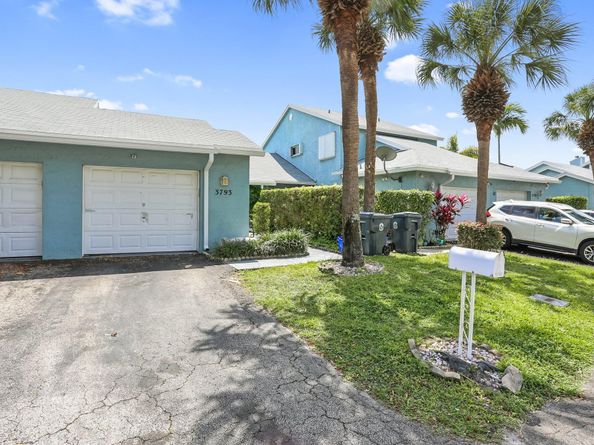3793 Island Club Circle E, Lake Worth FL 33462