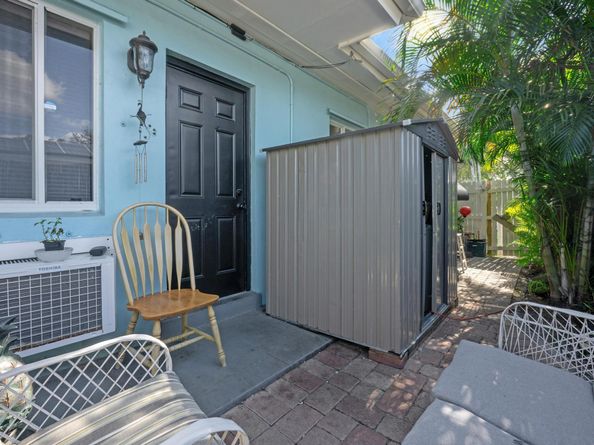 237 NE 12th Street, Delray Beach FL 33444